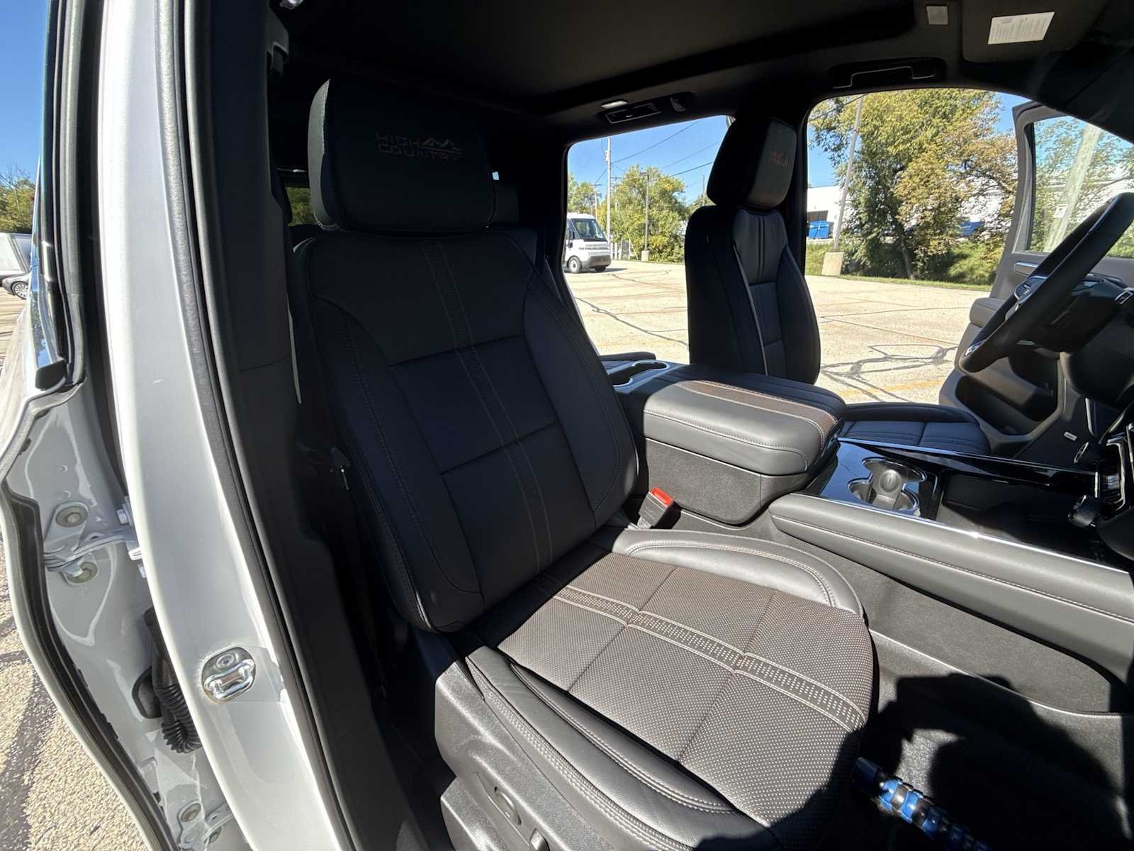 2025 Chevrolet Tahoe High Country - Photo 28
