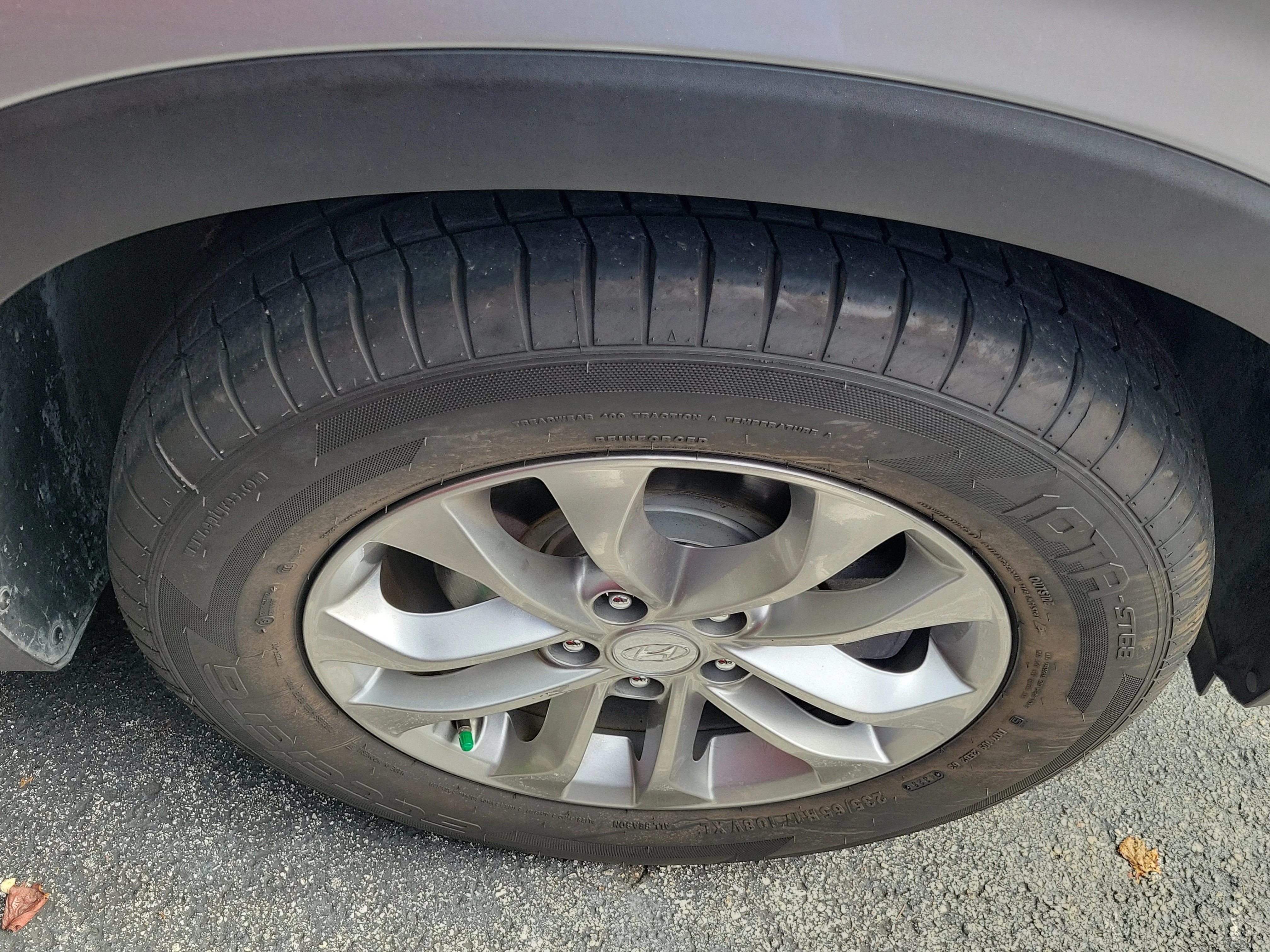 Used 2020 Shimmering Silver Pearl HYUNDAI SE image 4