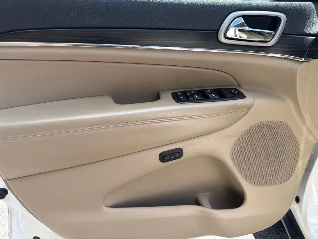 Used 2020 White Jeep Limited image 20