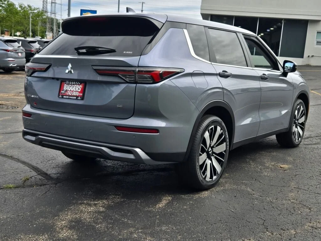 New 2026 Gray Mitsubishi SE 1.5T S-AWC image 11
