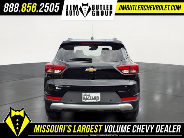 New 2026 Mosaic Black Metallic Chevrolet LT image 19
