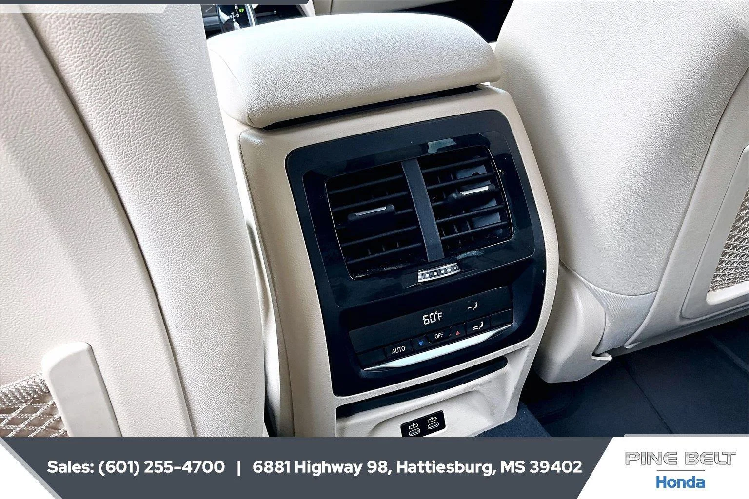 Used 2020 Black Sapphire Metallic BMW xDrive30i image 25