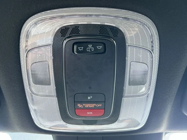 Used 2025 Black Hyundai SEL Sport image 31