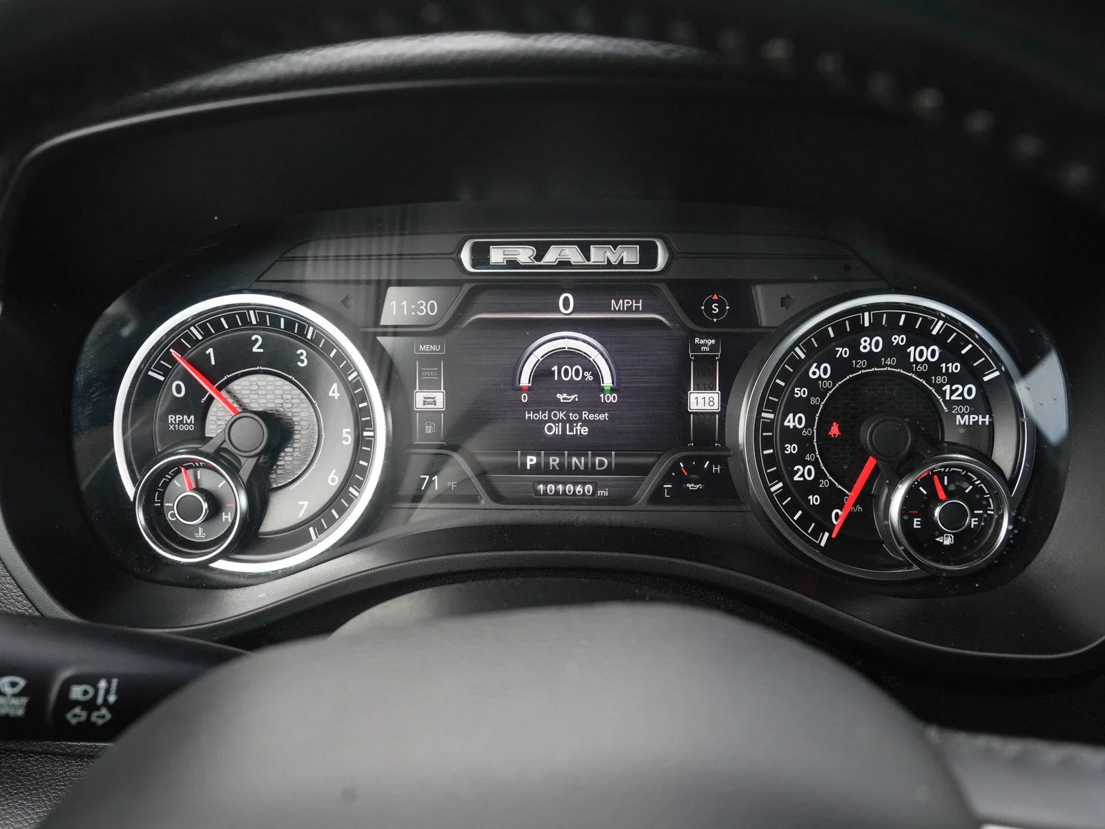 Used 2020 Diamond Black Crystal Pearlcoat Ram Laramie image 22