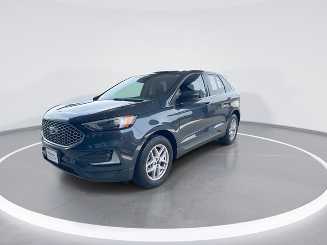 Used 2023 Blue Ford SEL image 4