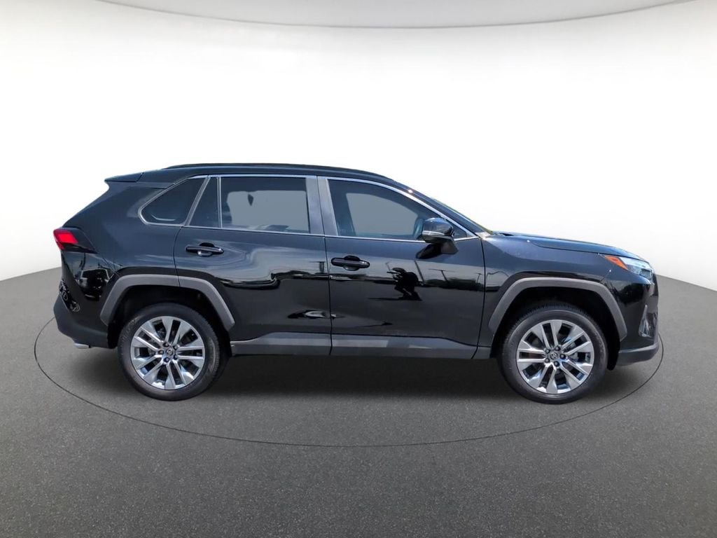 Used 2025 Black Toyota XLE Premium image 4