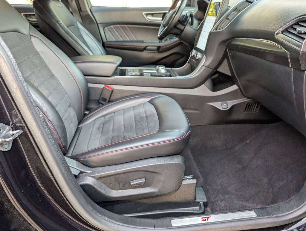 Used 2022 Black Ford ST-Line image 24