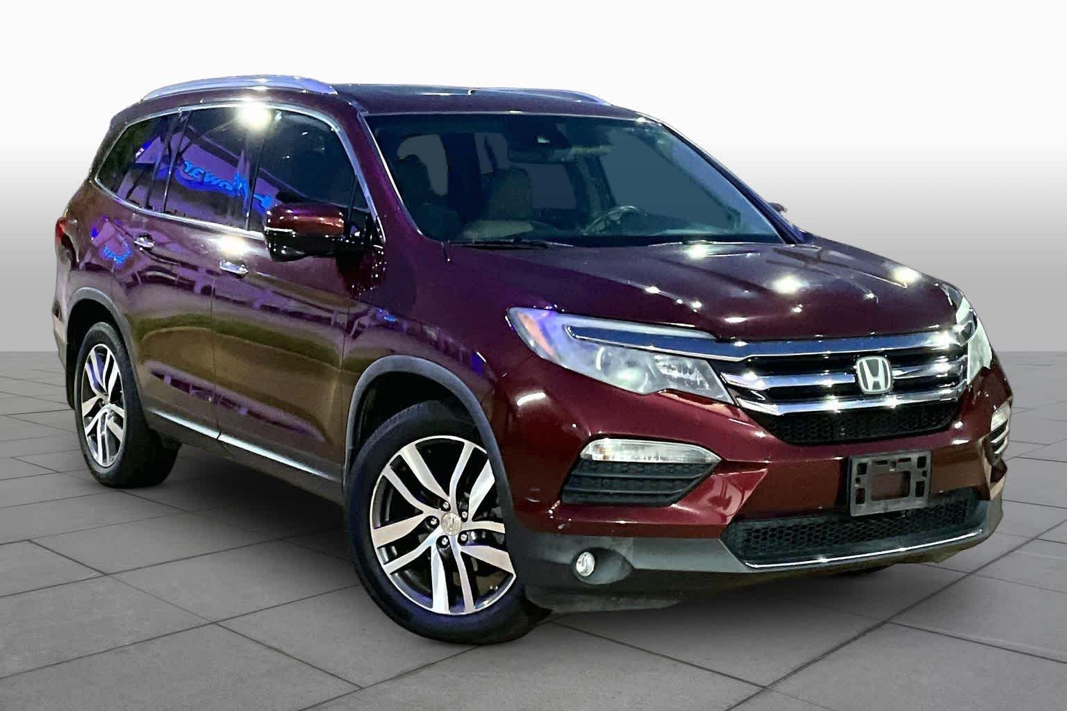 Used 2018 Deep Scarlet Pearl Honda Touring image 3