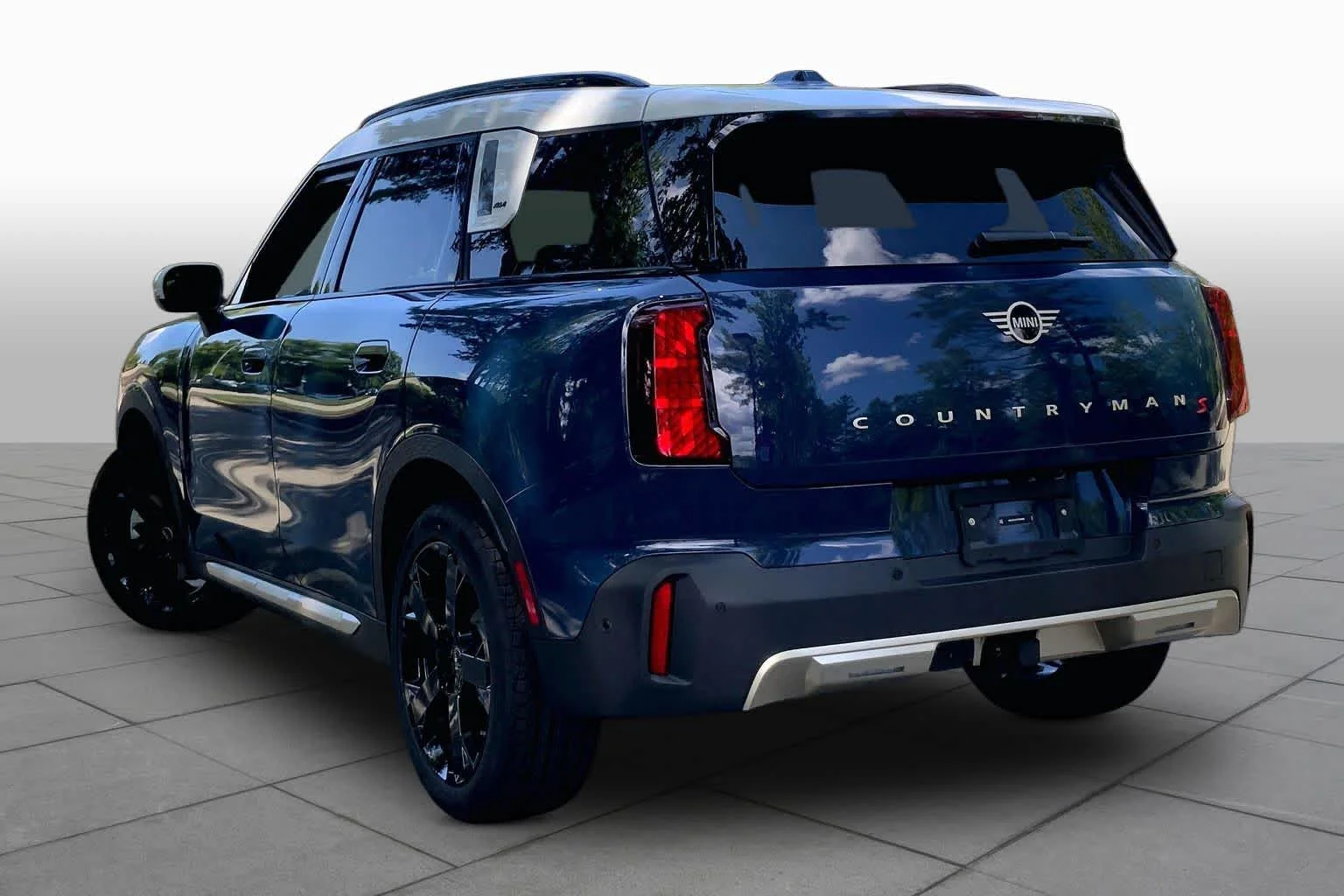 New 2027 Indigo Sunset Blue Metallic MINI Signature Plus image 12