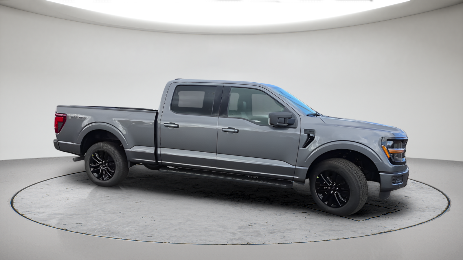 New 2026 Carbonized Gray Metallic Ford XLT image 5
