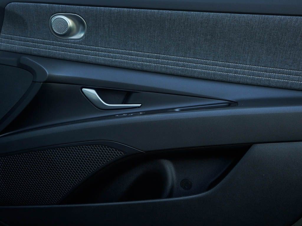 New 2026 Amazon Gray Hyundai Limited Sedan FWD image 8