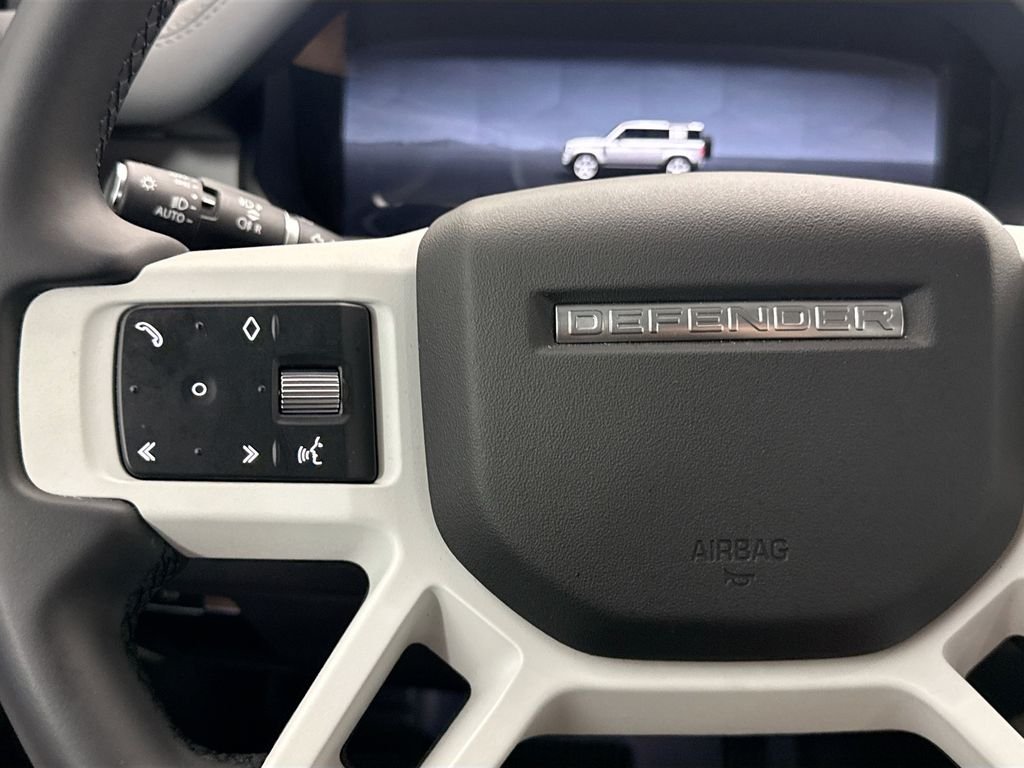 2025 Land Rover Defender S - Photo 11