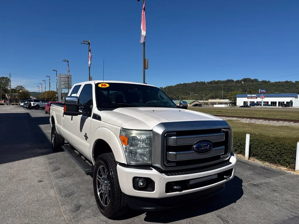 Used 2016 White Platinum Clearcoat Metallic Ford Platinum image 1