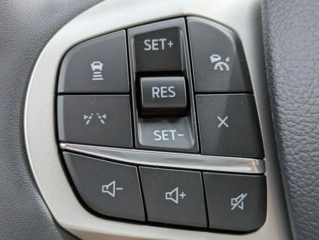 New 2026 Space White Metallic Ford Active image 25
