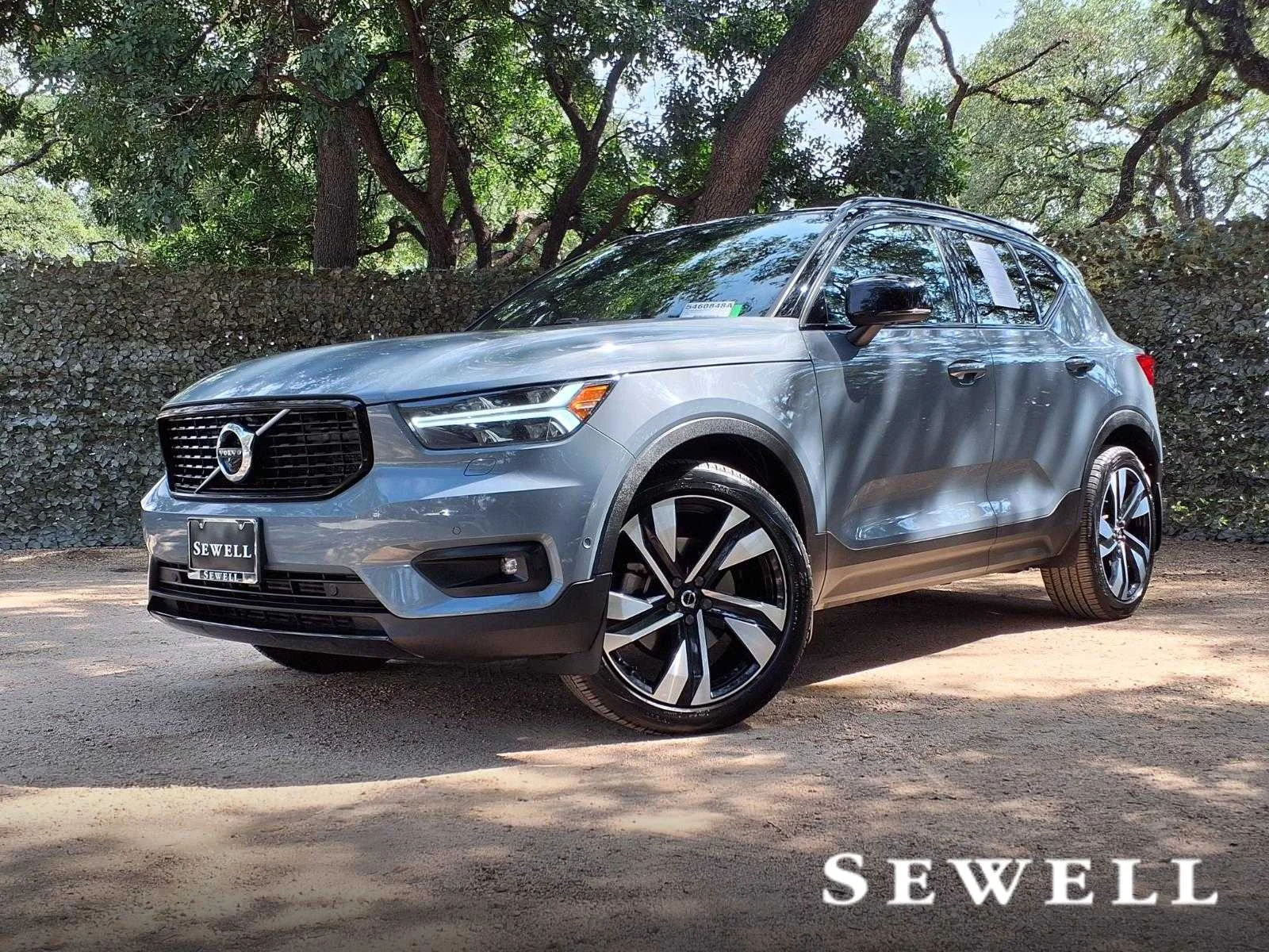 2021 Volvo XC40 R-Design