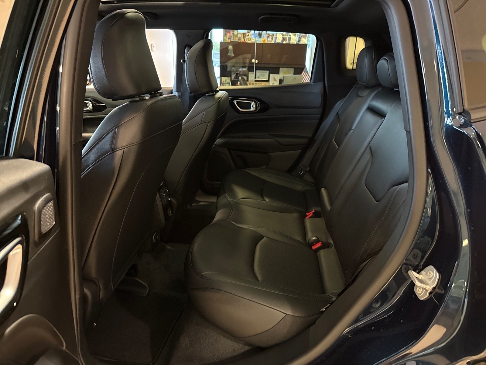 New 2026 Fathom Blue Pearl-Coat Exterior Paint Jeep Limited Altitude image 6