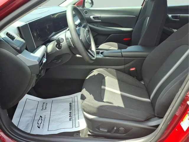 Used 2024  Hyundai SEL image 17