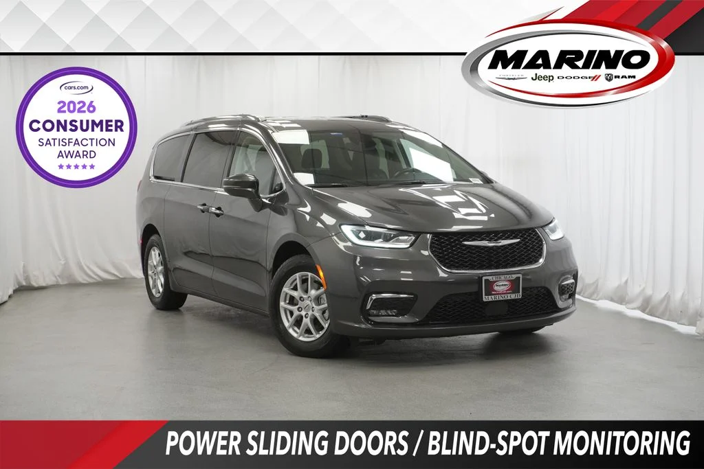 2021 Chrysler Pacifica Touring L's photo