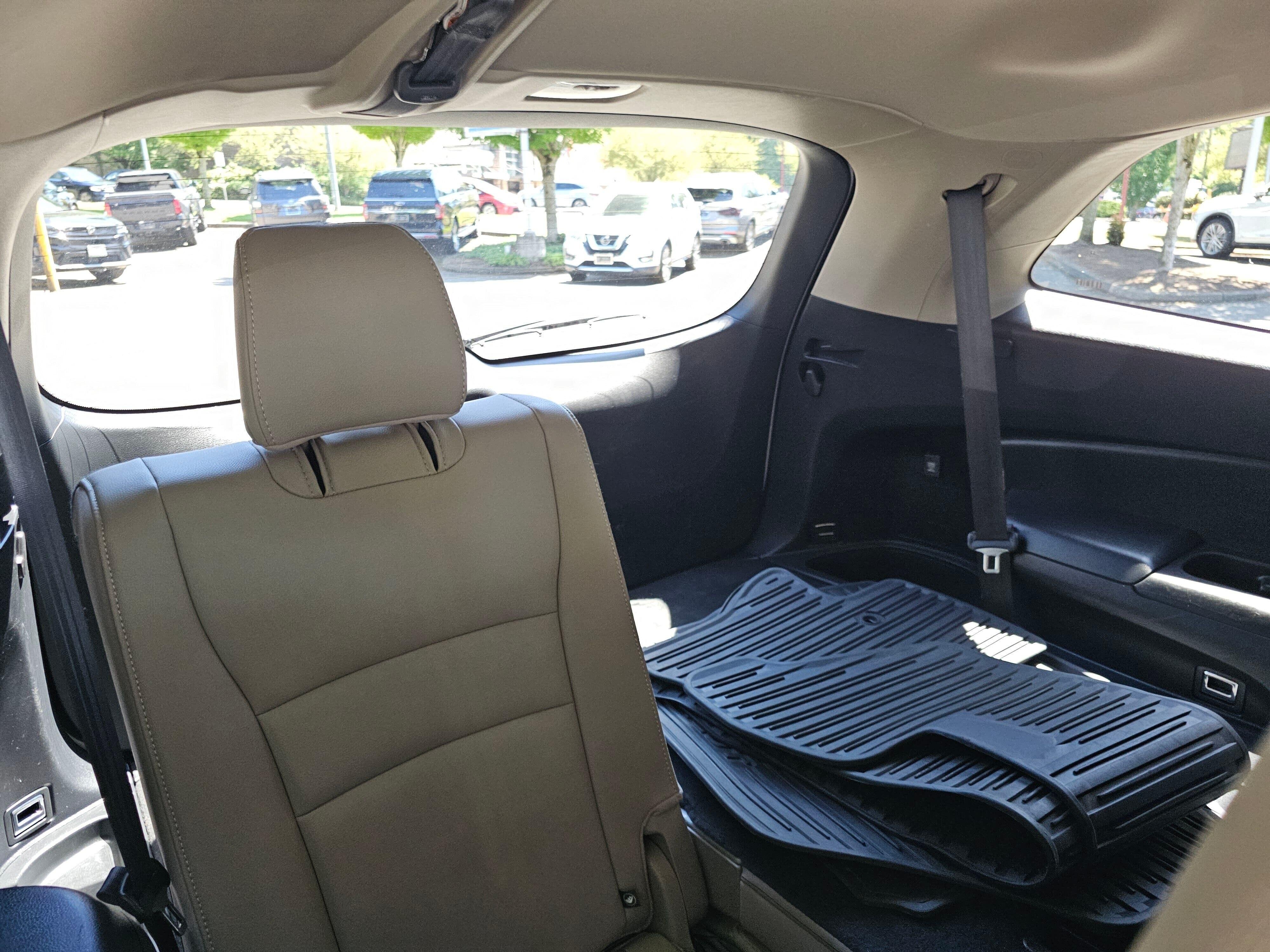 Used 2019 White Diamond Pearl Honda EX-L image 12