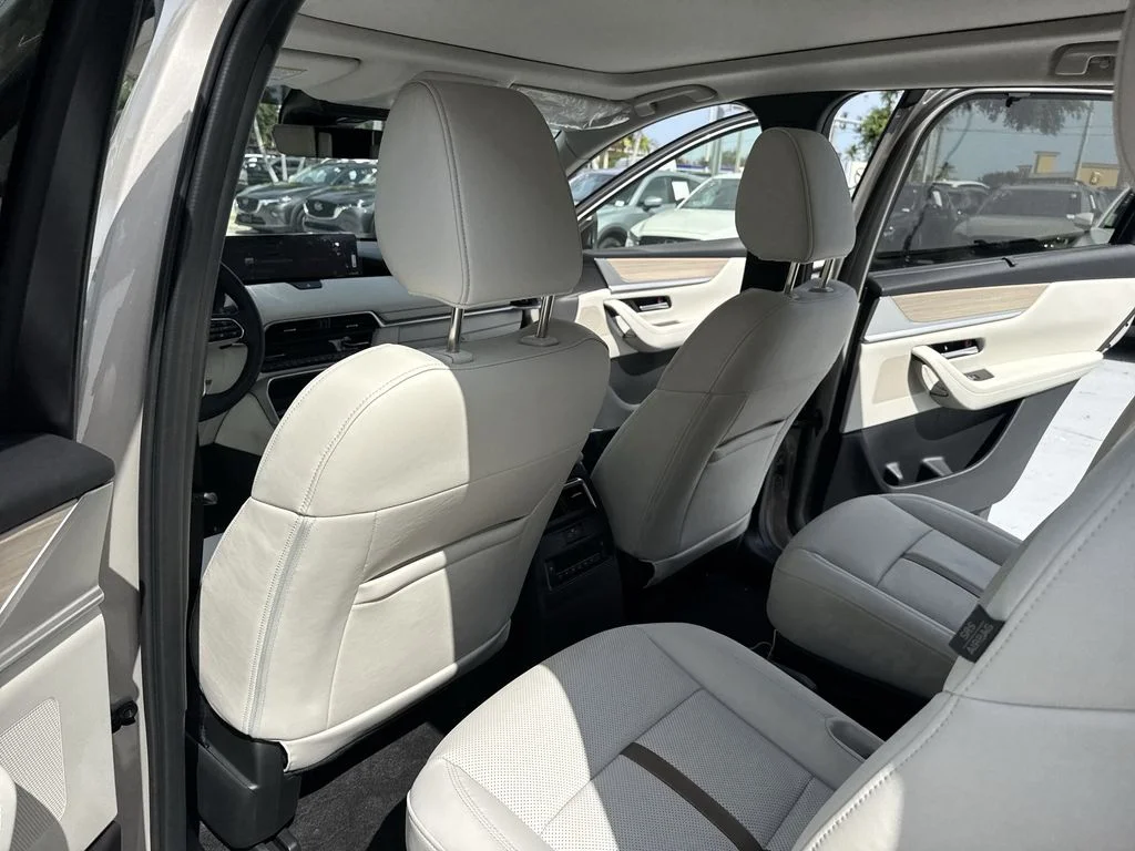 New 2026 Platinum Mazda 3.3 Turbo Premium Plus AWD image 34