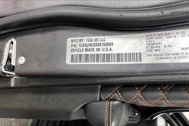 Used 2025 Gray Jeep Summit image 17