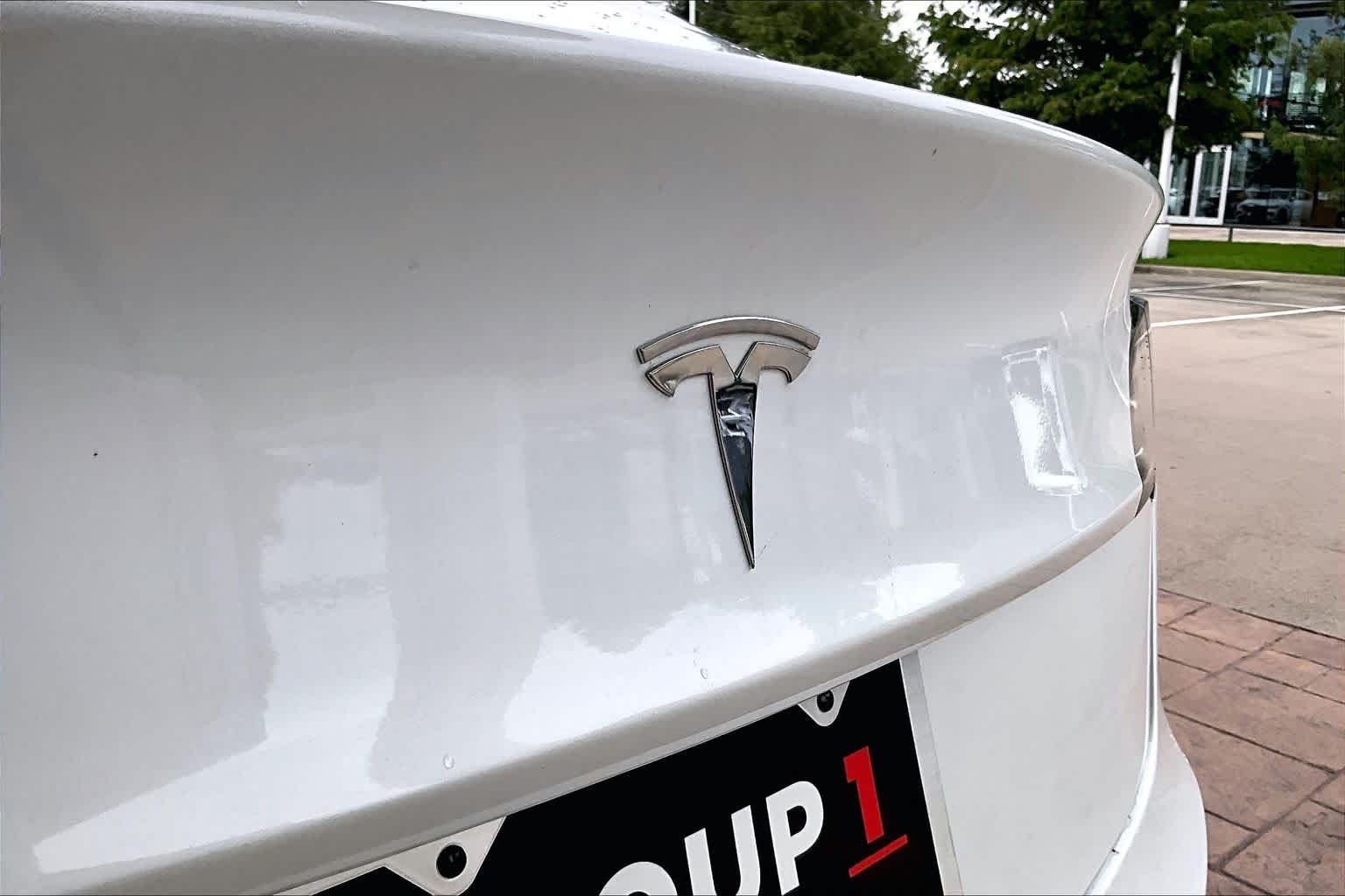Used 2023 Pearl White Multi-Coat Tesla  image 27