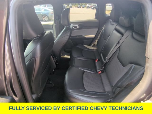 Used 2024 Gray Jeep Latitude image 38