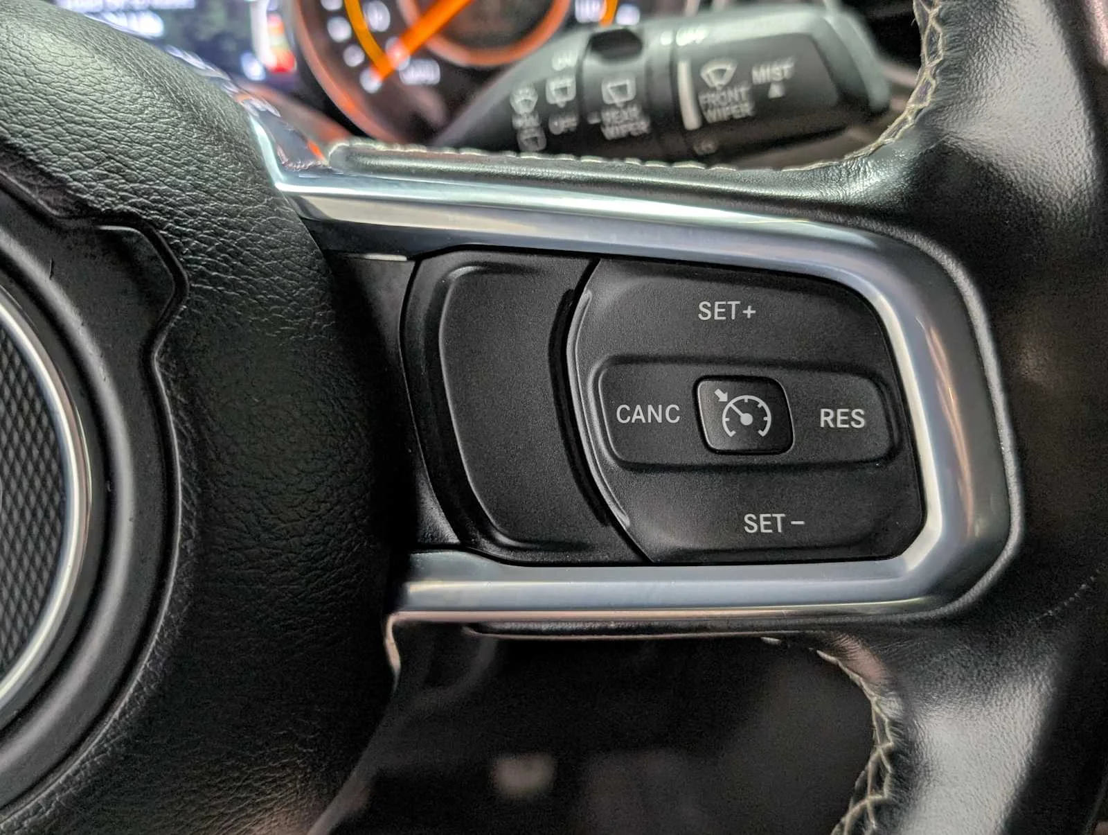 Used 2020 Billet Silver Metallic Clearcoat Jeep Sahara image 35