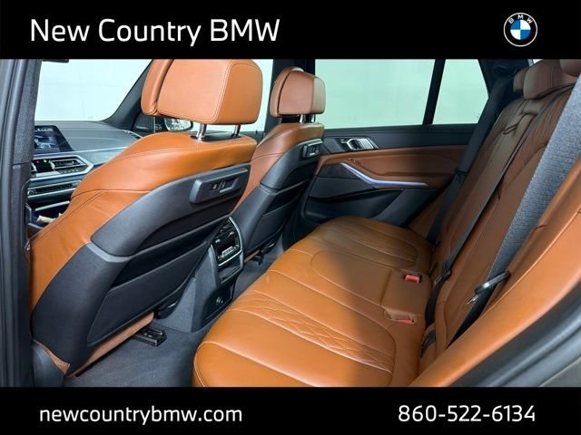 Used 2023 Green BMW xDrive40i image 14