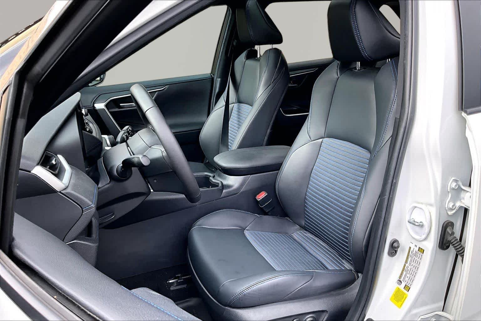 Used 2023 Wind Chill Pearl/Midnight Black Metallic Toyota Hybrid XSE image 8