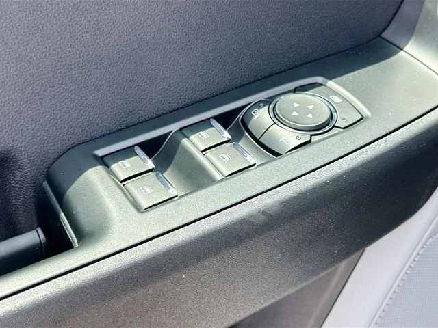 New 2026 Oxford White Ford XL image 11