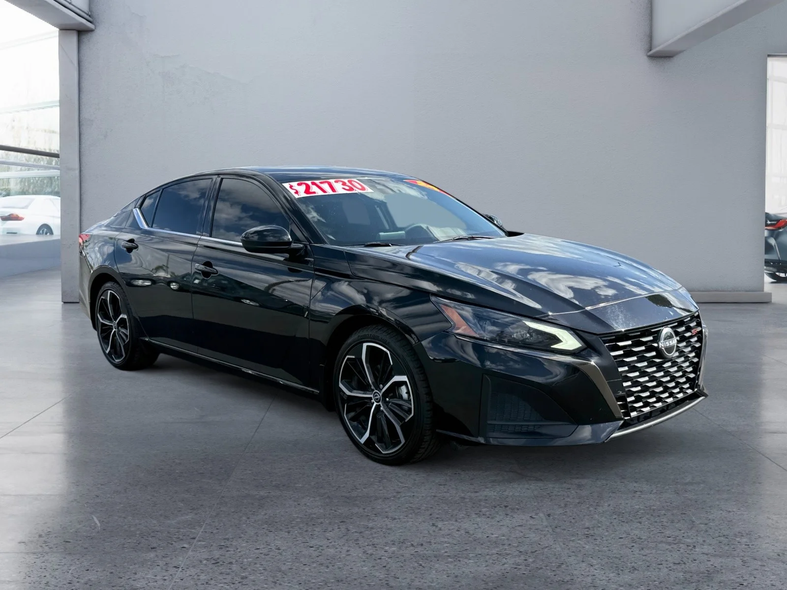 Used 2024 Super Black Nissan 2.5 SR image 7