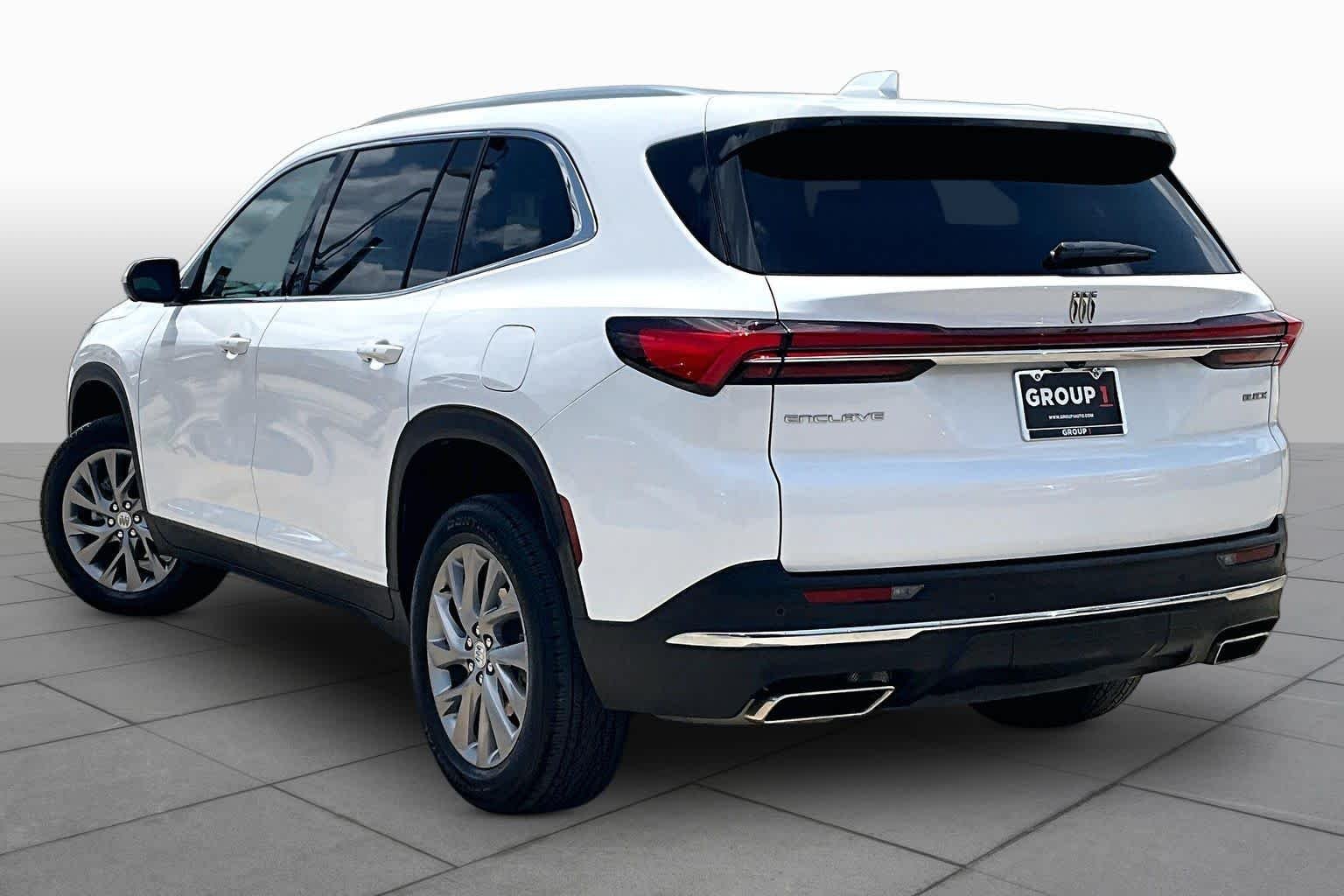 Used 2025 Summit White Buick Preferred image 12