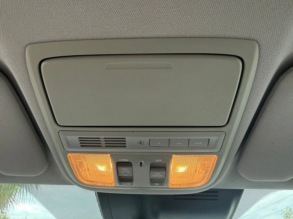 Used 2021  Honda EX-L image 31