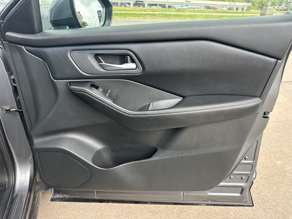 Used 2025 Gun Metallic Nissan SV image 27