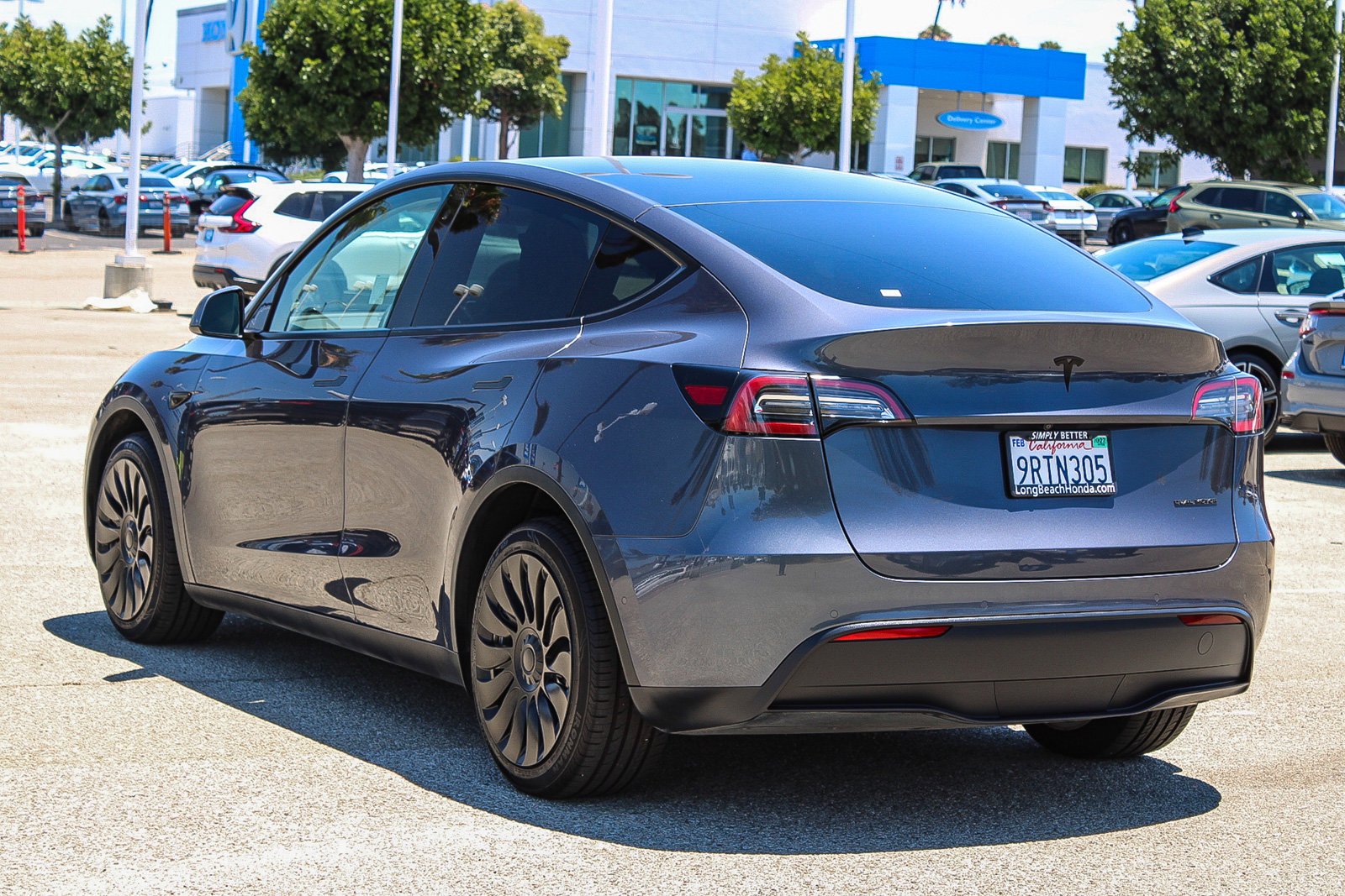 Used 2022 Midnight Silver Metallic Tesla Long Range image 8