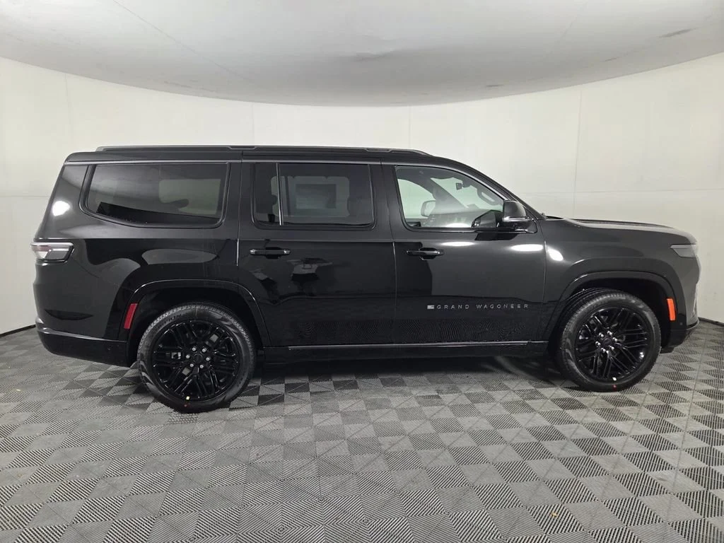 New 2026 High Gloss Black Exterior Paint Jeep Limited Reserve image 5