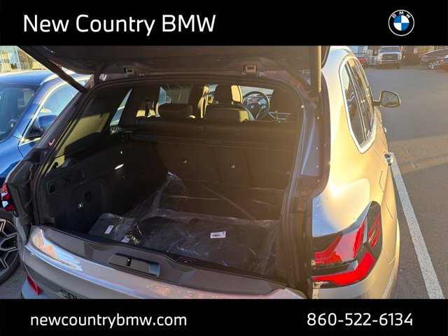 Used 2026 Skyscraper Grey Metallic BMW xDrive40i image 6