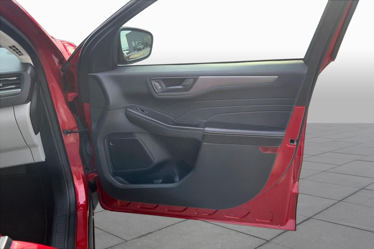 Used 2023 Rapid Red Metallic Tinted Clearcoat Ford Active image 22