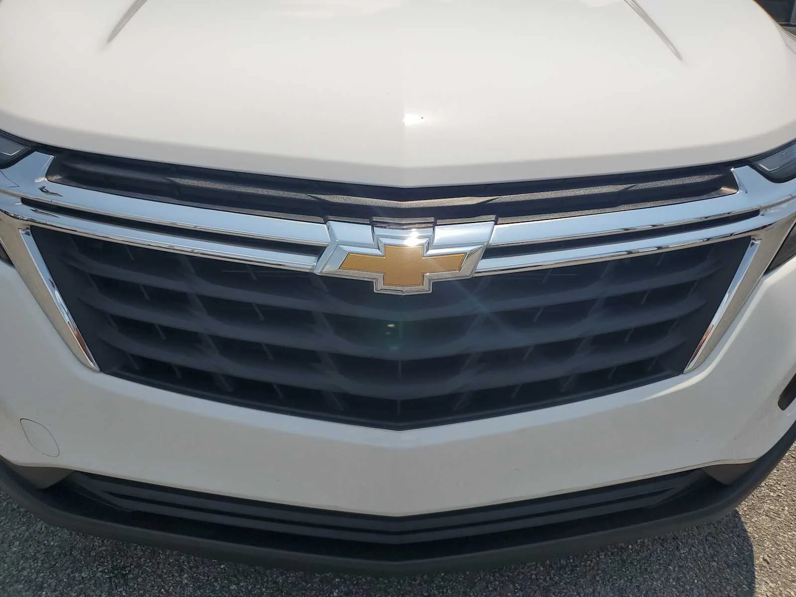 Used 2024 Summit White Chevrolet LS image 12