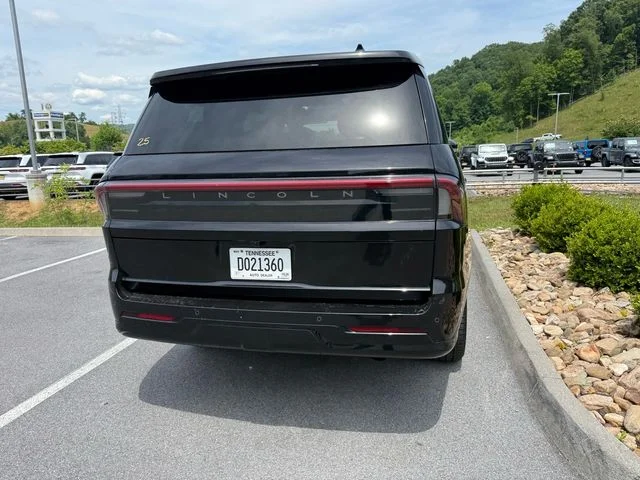 Used 2025 Black Lincoln Reserve image 15