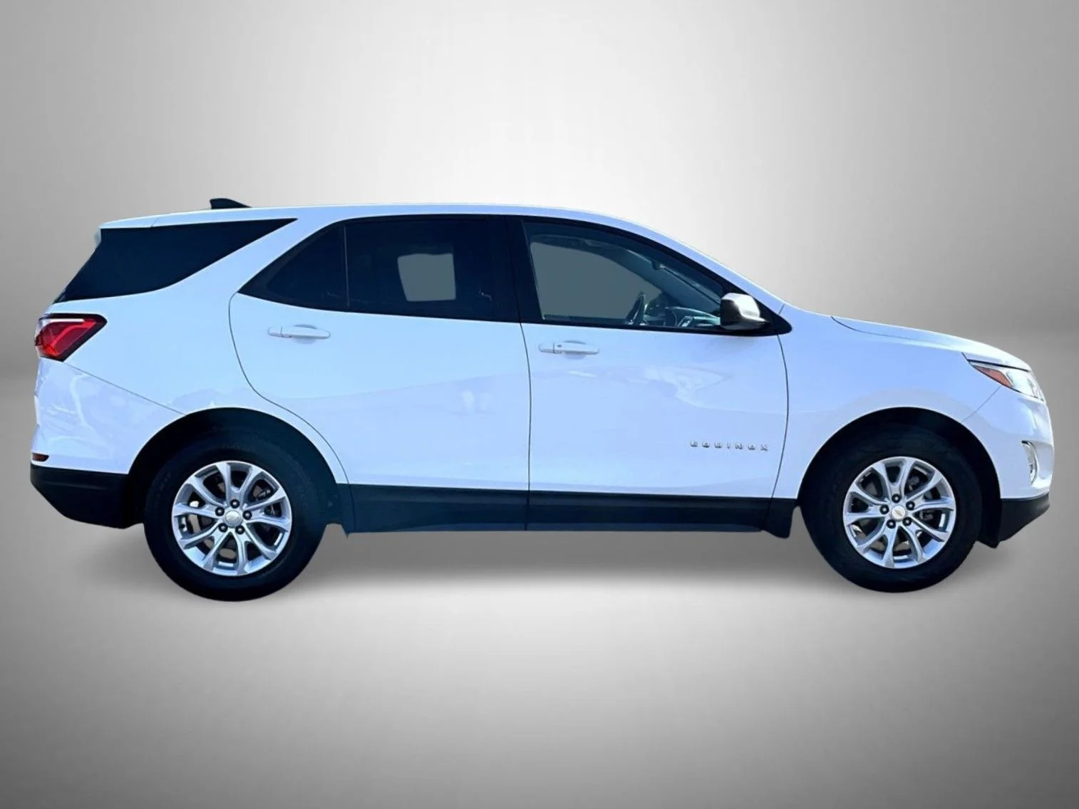Used 2021 White Chevrolet LS image 4