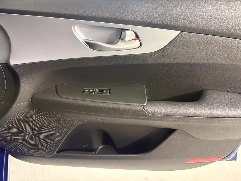 Used 2023 Blue Kia LXS image 12
