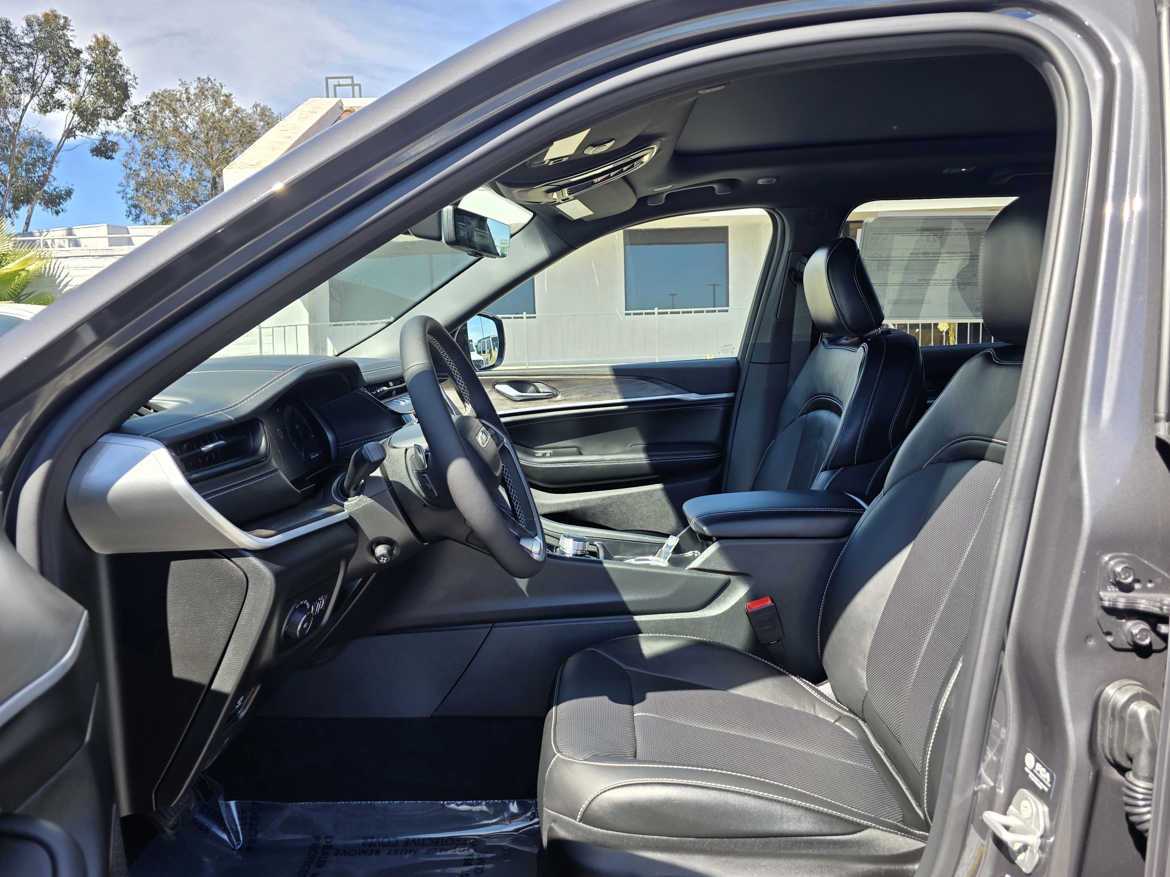 New 2026 Gray Metallic Jeep Limited Reserve image 10