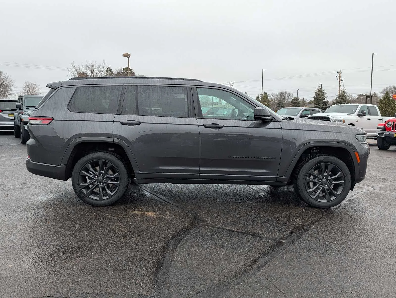 New 2026 Baltic Gray Metallic Clear-Coat Exterior Paint Jeep Limited Reserve image 8