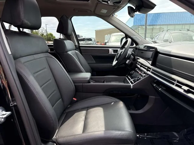 Used 2025 Black Hyundai Limited image 16