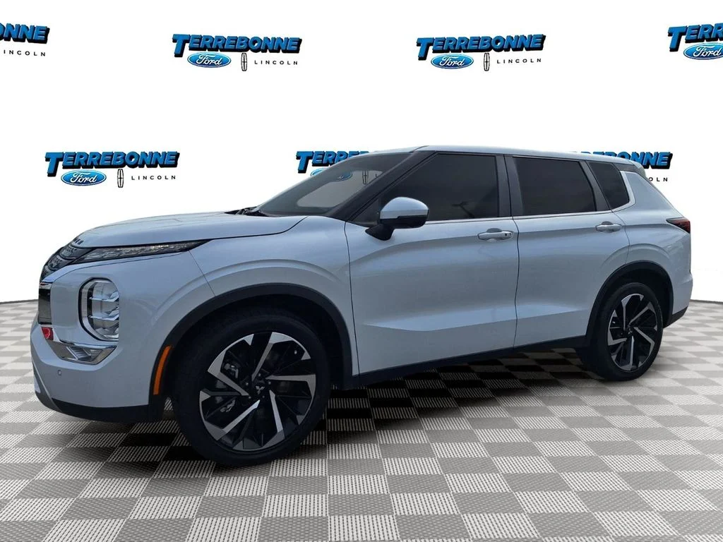 2022 Mitsubishi Outlander SE