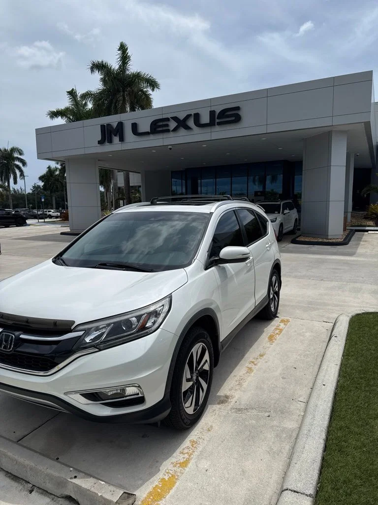 Used 2016 White Diamond Pearl Honda Touring image 6