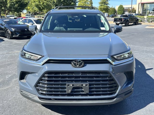 Used 2024 White Toyota XLE image 9