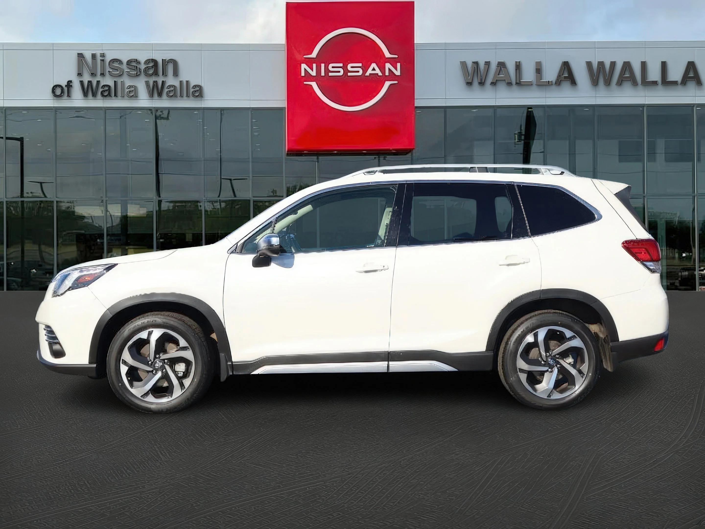 2022 Subaru Forester Touring - Photo 4